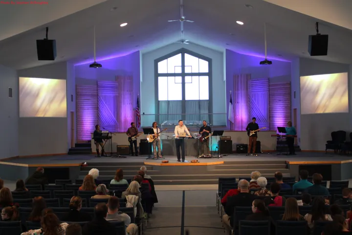 Emmanuel Baptist — installation photo 6